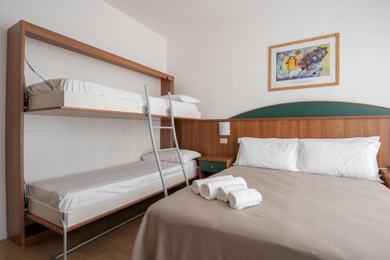 Hotel Boston 3 Stelle Superior Frontemare Lido di Jesolo Buitenkant foto