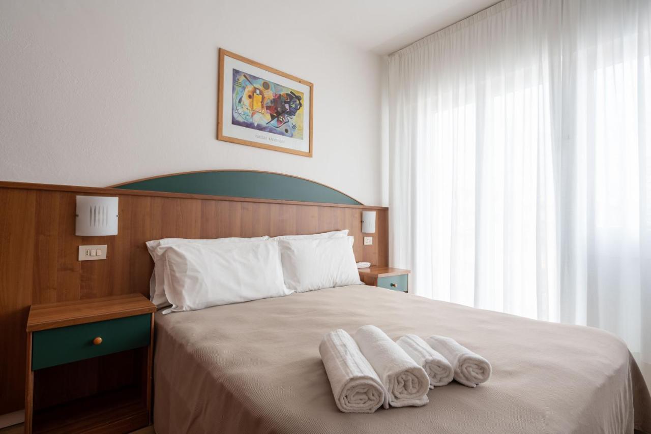 Hotel Boston 3 Stelle Superior Frontemare Lido di Jesolo Buitenkant foto