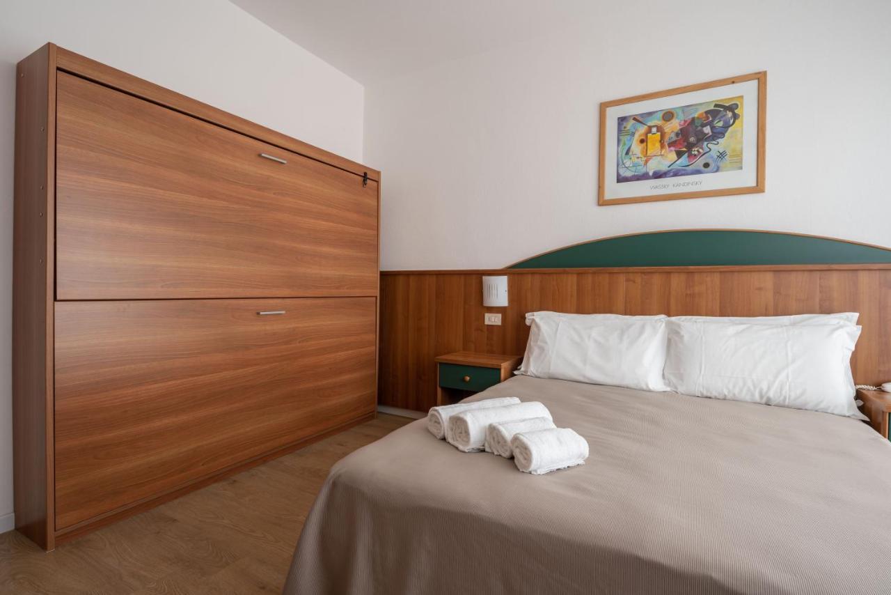 Hotel Boston 3 Stelle Superior Frontemare Lido di Jesolo Buitenkant foto