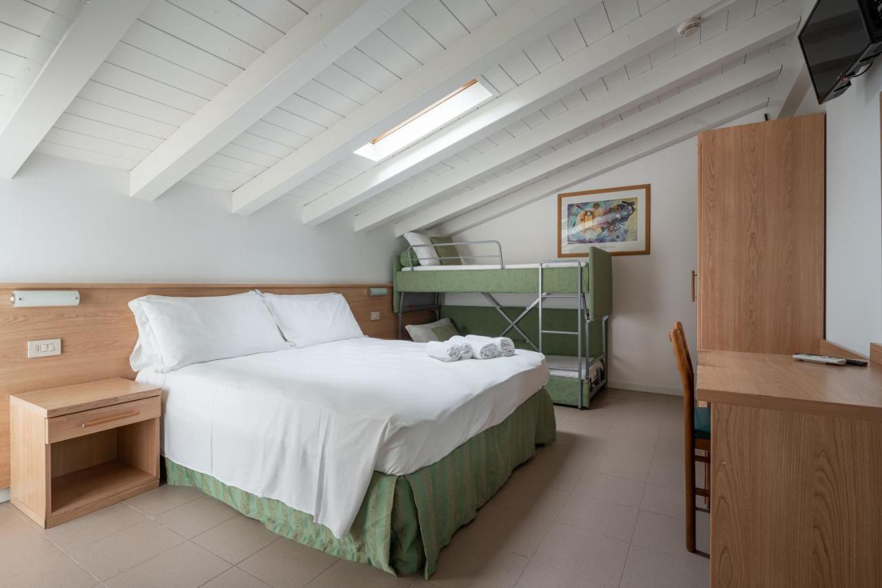 Hotel Boston 3 Stelle Superior Frontemare Lido di Jesolo Buitenkant foto