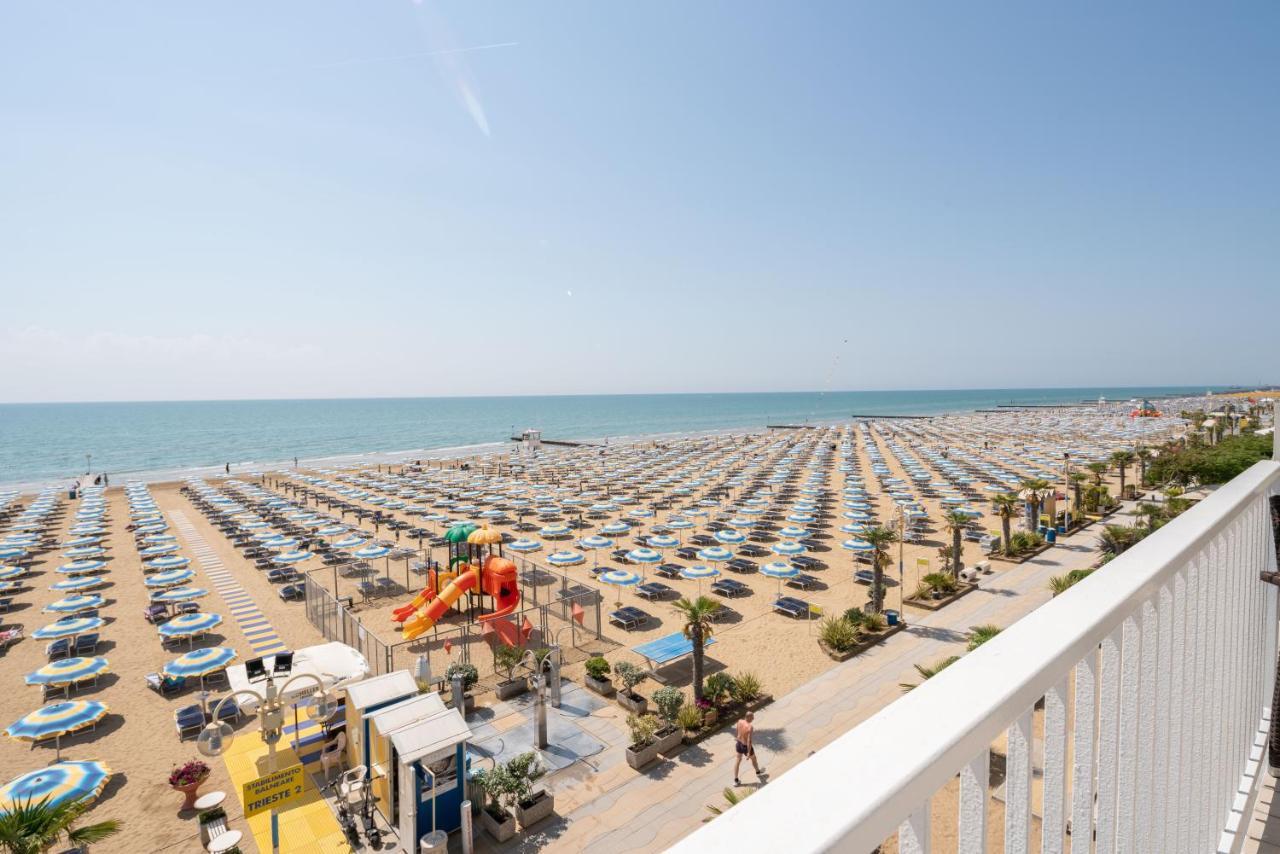 Hotel Boston 3 Stelle Superior Frontemare Lido di Jesolo Buitenkant foto