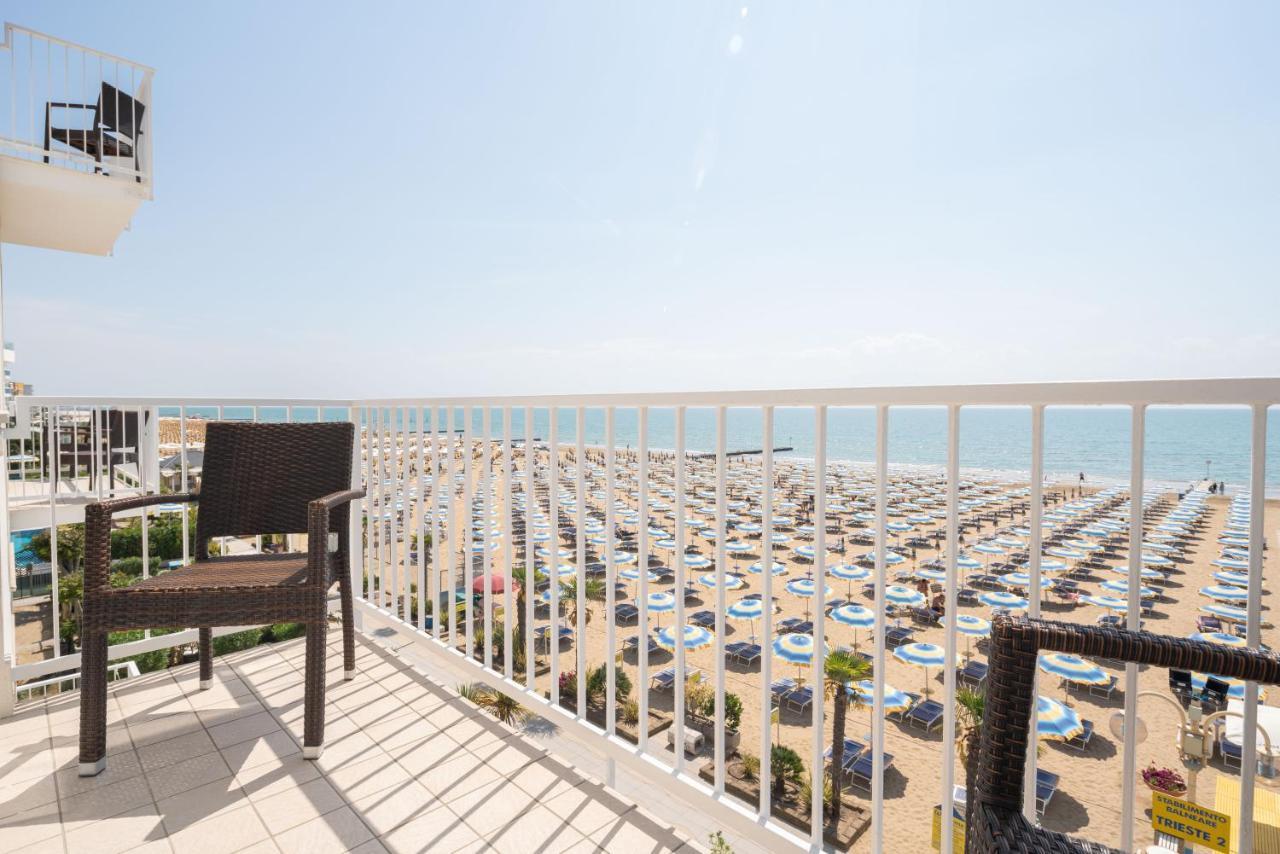Hotel Boston 3 Stelle Superior Frontemare Lido di Jesolo Buitenkant foto