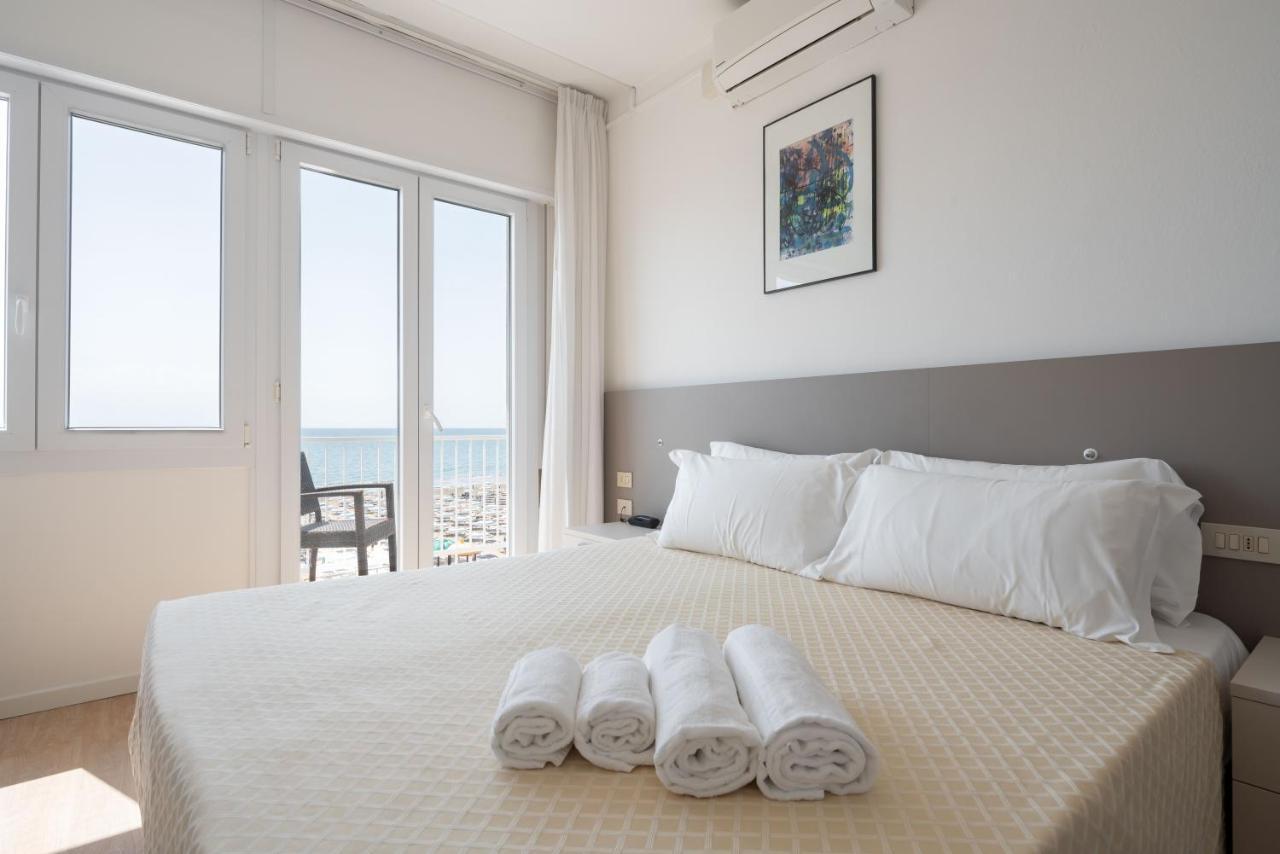 Hotel Boston 3 Stelle Superior Frontemare Lido di Jesolo Buitenkant foto